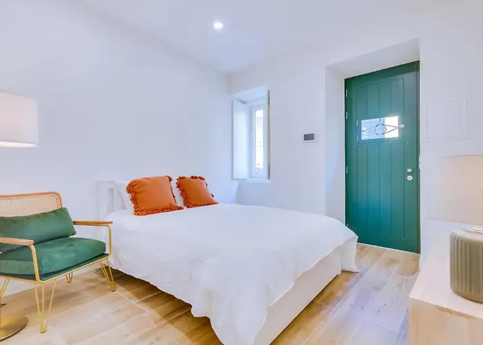 Graceful Studio Apartment G18